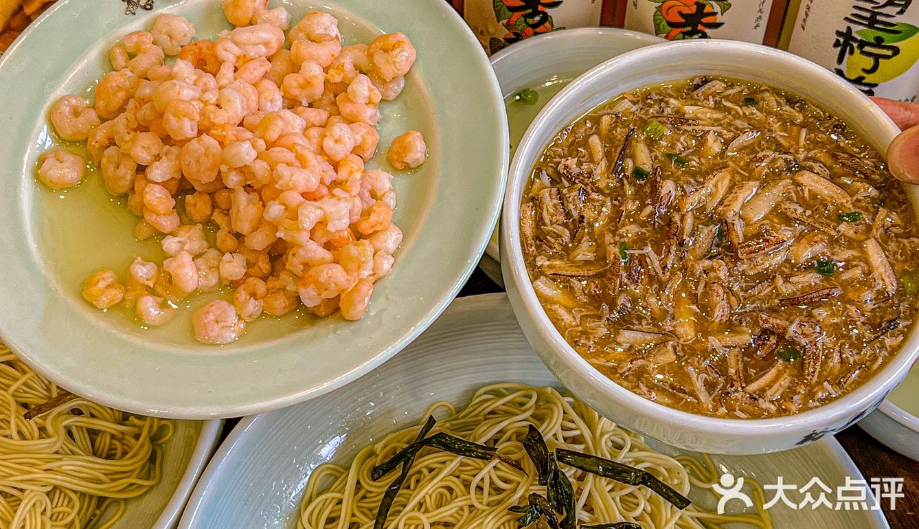 每一个平凡的日子，都值得一碗温暖的蟹黄面