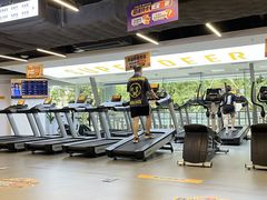 -超鹿运动(达信大厦店)