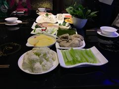 -唯爱KTV聚会餐厅(仙林东城汇店)