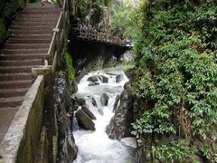 -龙水峡地缝景区