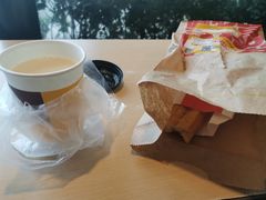 -麦当劳(展览路店)