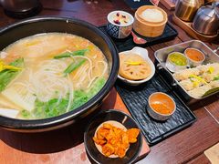 -银米·云南传统过桥米线(双廊黑金冠店)