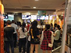 等位区-麦当劳(沙井京基百纳广场店)