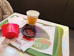 -麦当劳(汉口火车站候车室店)