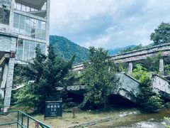 -四川汶川特大地震漩口中学遗址