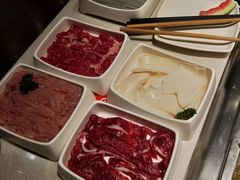 -海底捞火锅鲜切牛肉主题店(长寿路店)
