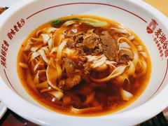 -呷佬·长沙手工米粉(金沙江路店)