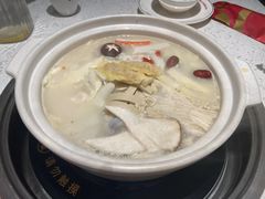 -三人行骨头王火锅(长寿店)