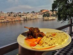 -Lake Shore Hotel & Restaurant