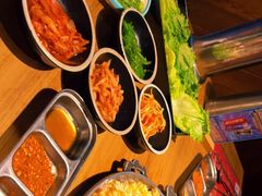 -青瓦炭韩潮烤肉(花园道店)