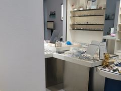 -视野联行眼镜•蔡司•依视路(温江店)