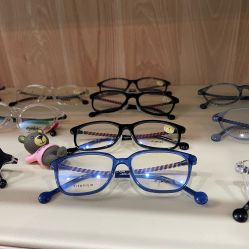 -睿宝儿科·眼科·口腔(静安大悦城门诊部)