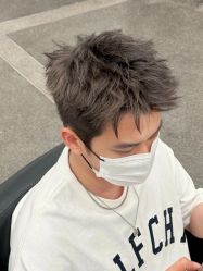 -一家只做男发烫染的店