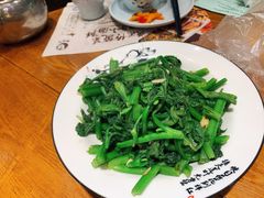 清炒南瓜苗-黄泥岗·地道湖北菜(奥特莱斯店)