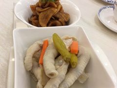 泡椒凤爪拼酱萝卜-银都上海菜馆(粤海东路店)