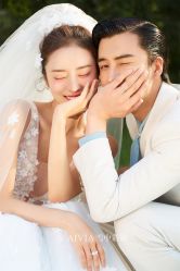 -雪中彩影婚纱摄影·微光艺术中心