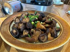 -头上红煨盐鸡·非遗院子餐厅