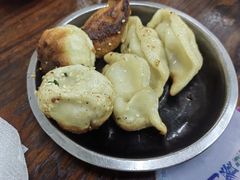 -黄阿姨锅贴大王(万航渡路店)