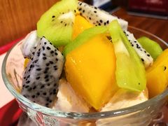 杂果拌双色雪糕-龟金正·港式甜品(客村店)