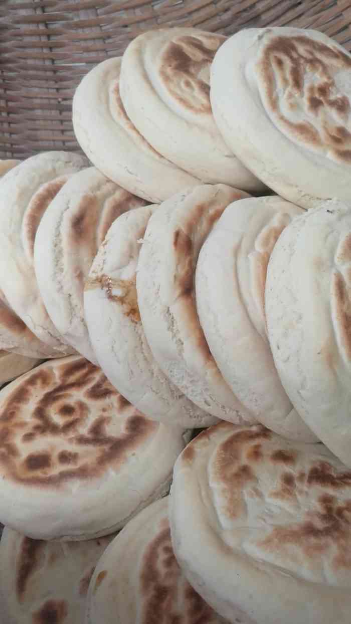 曾氏东乡饼-"巨好吃的东乡饼子,真的绝,红糖好吃,白的.