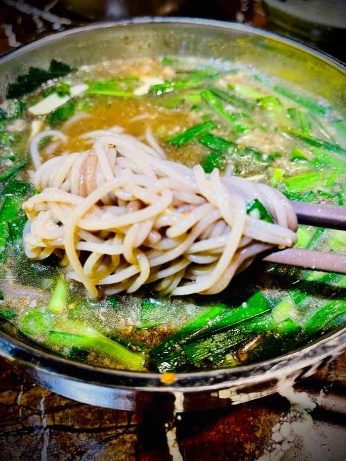 老仓醋米线(金碧店)-"中午去的,人比较多,等餐大慨都半小时,人.