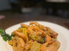 咸蛋黄黑南瓜甜玉米焗虾-港丽餐厅