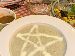 蘑菇浓汤-鲨鱼美式餐厅酒吧Sharky