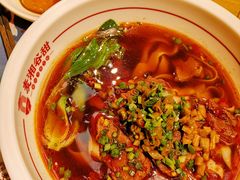 招牌红烧牛肉米粉-呷佬·长沙手工米粉(金沙江路店)