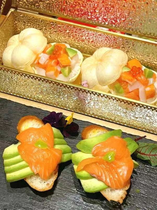 强烈推荐三文鱼最中饼和烟熏三文鱼鳄梨塔