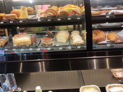面包甜点陈列柜-星巴克(上海南站店)