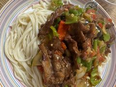 -歹歹的加个面过油肉拌面
