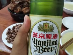 燕京啤酒-宝瑞门钉肉饼店