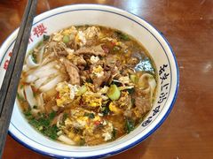 -裕新楼粉面馆·石磨手工粉(四方坪店)