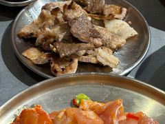 -围炉肉舍•炭烤活鳗•丹东海鲜烤肉(步行街店)