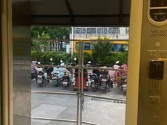 -斯普瑞斯奥特莱斯