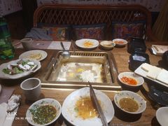 -东巴人鱼豆花火锅(幸福街店)