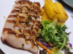 西贡炭烧烤猪颈肉配菠萝-美奈小馆·东南亚菜(福田星河COCO Park店)