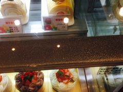 -花花卷卷·鲜食蛋糕(静安久光百货店)