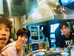 -马路牙子烧烤音乐酒馆(望京店)