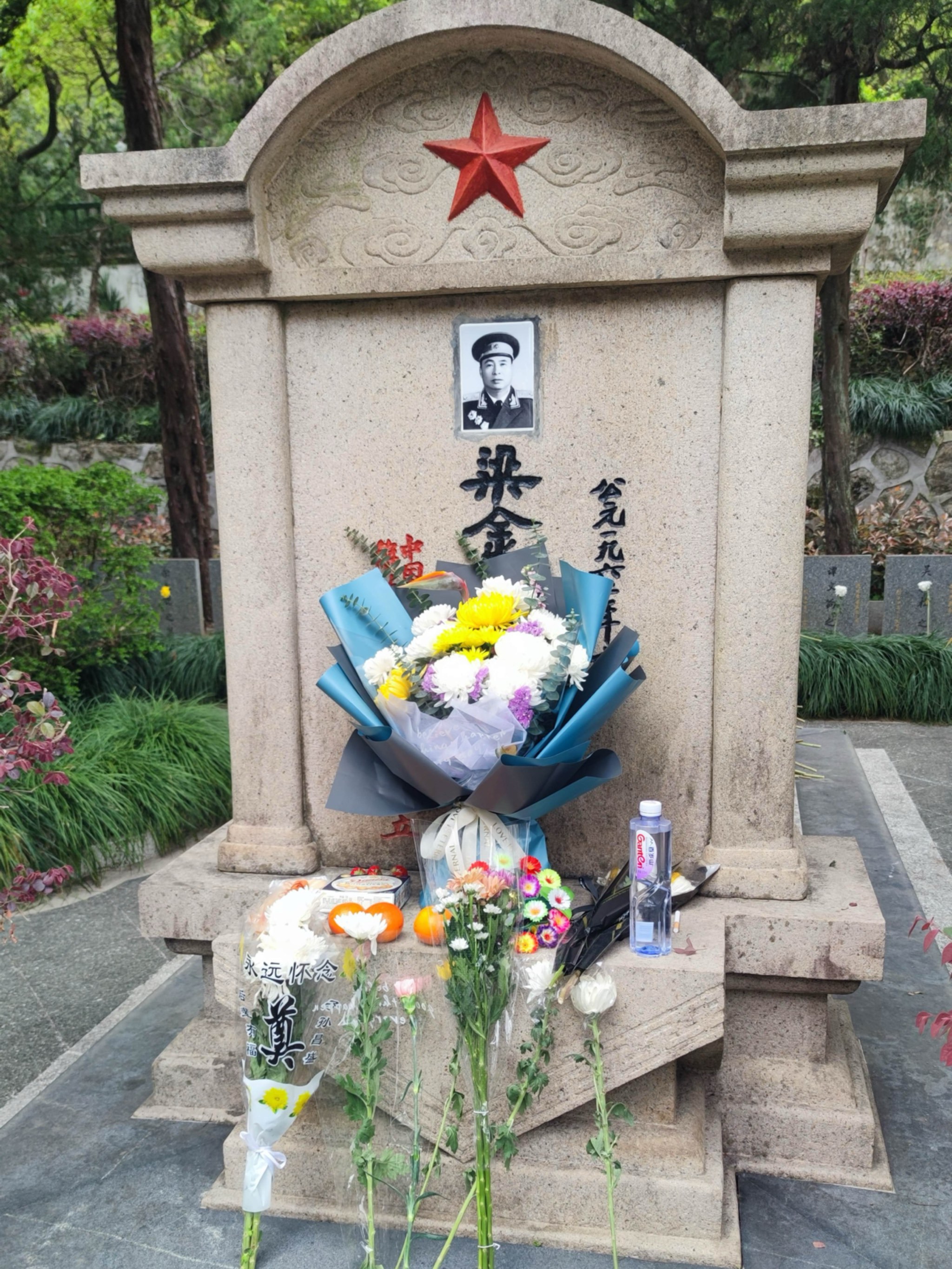 我们要铭记历史,珍惜当下,努力奋斗