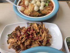 -灵芝妹子海鲜米线(劳动公园店)
