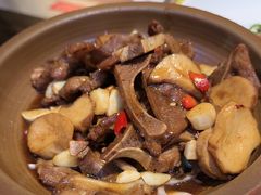 -阿瓦山寨·湘菜现炒·剁椒鱼头王(咸阳总店)