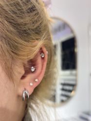 -AI艾耳·专业手工耳洞·穿孔美学馆