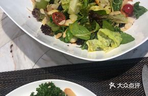 Low-Cal Shrimp Salad with Mixed Fruits and Grapefruit Juice