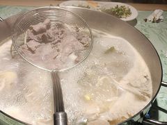 -浪里寻·臻牛养生牛肉火锅(方圆荟店)