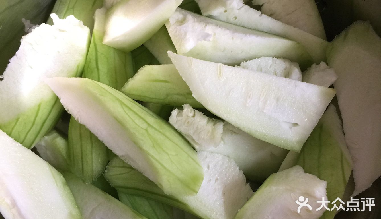 软糯鲜香的爽滑口感，干贝炒丝瓜。