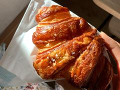 碱水羊角-OUR Bakery(SKP-S店)