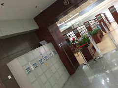 -海天商务大厦-地上停车场