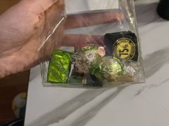 开心果榛子鱼子酱巧克力-VENCHI 闻绮(北京国贸商城店)