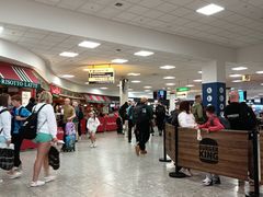 -格拉斯哥国际机场